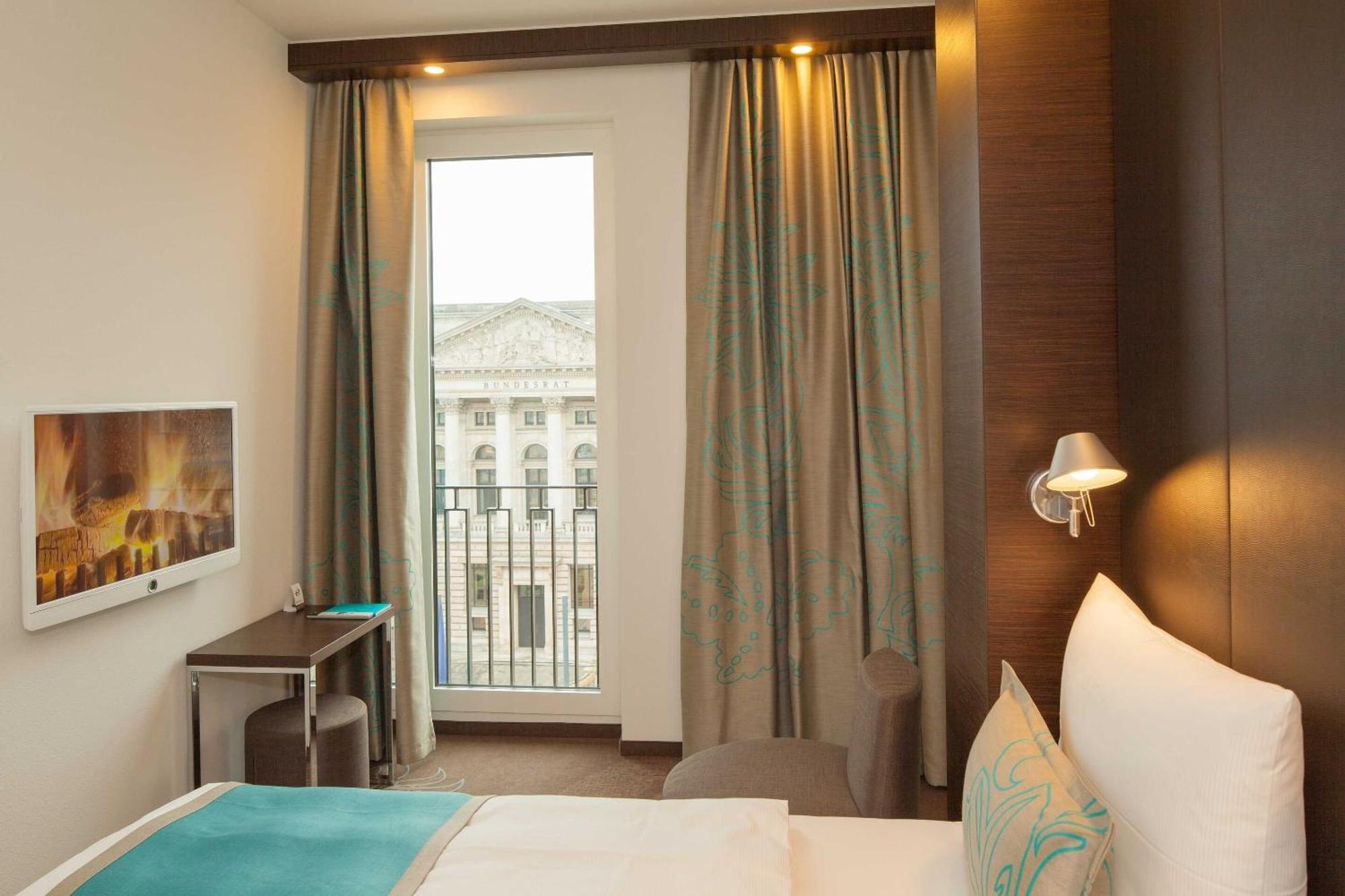 Motel One Berlin-Potsdamer Platz Bagian luar foto