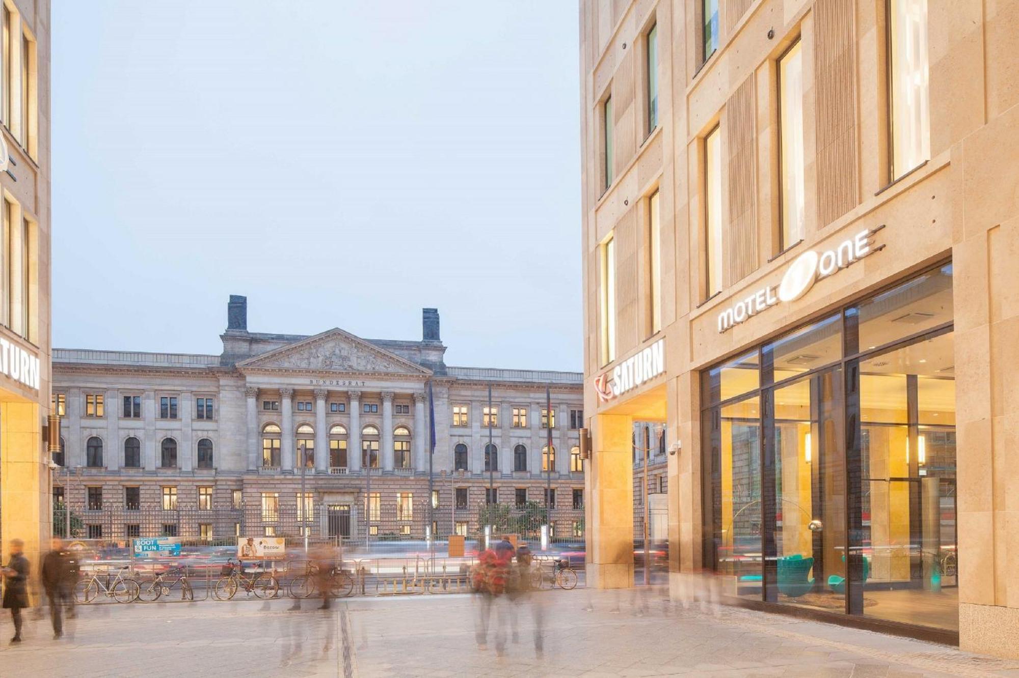 Motel One Berlin-Potsdamer Platz Bagian luar foto