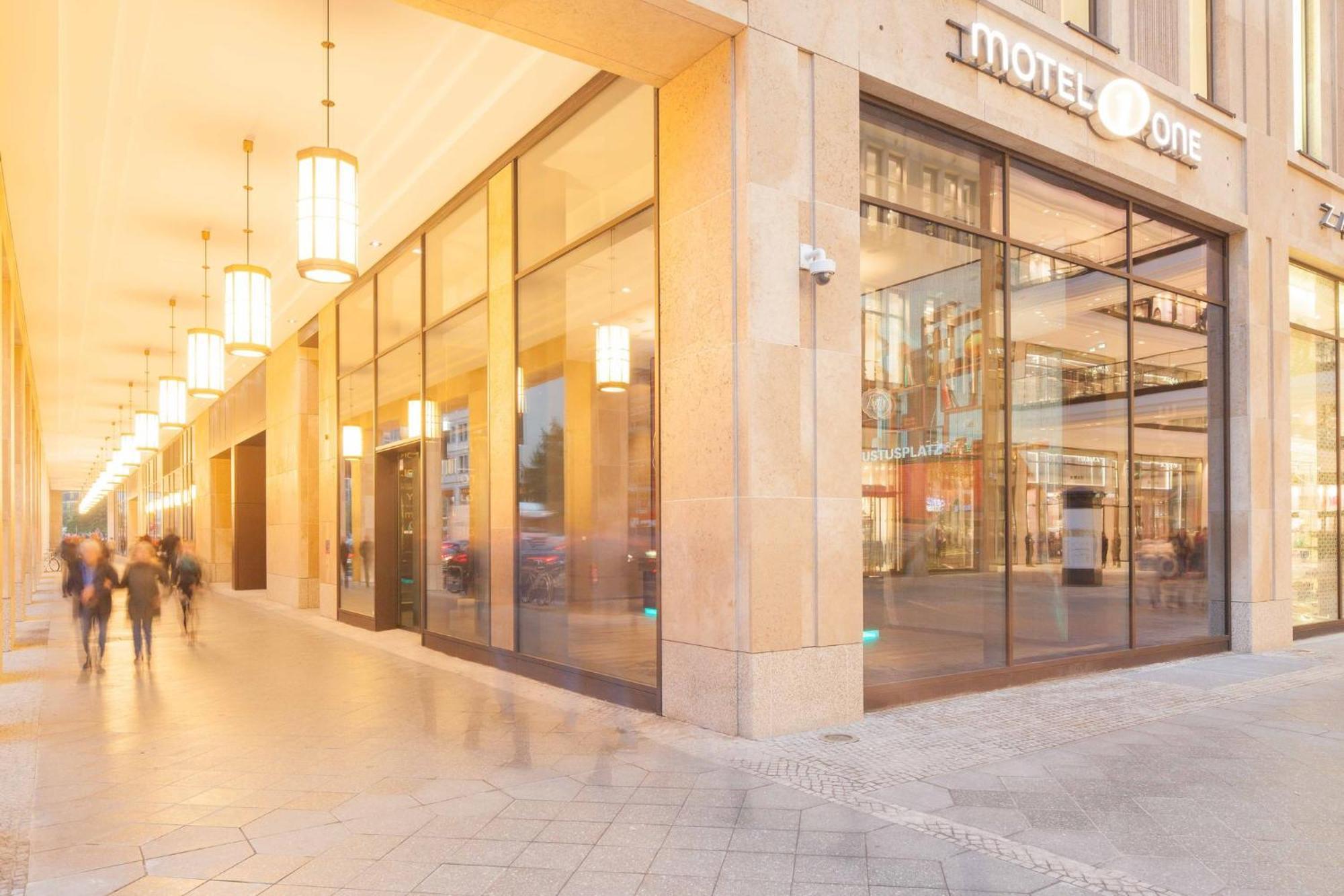 Motel One Berlin-Potsdamer Platz Bagian luar foto