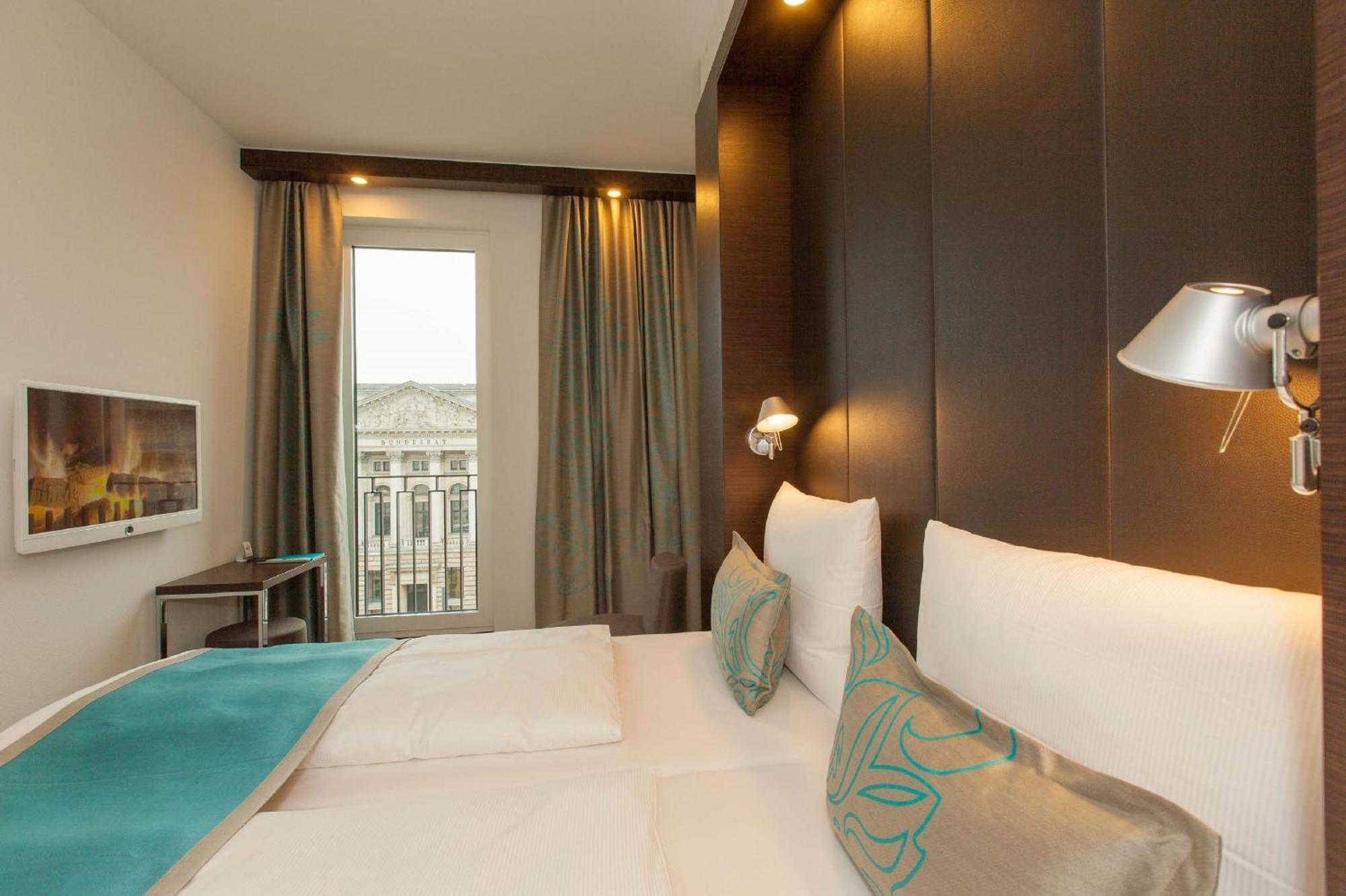 Motel One Berlin-Potsdamer Platz Bagian luar foto
