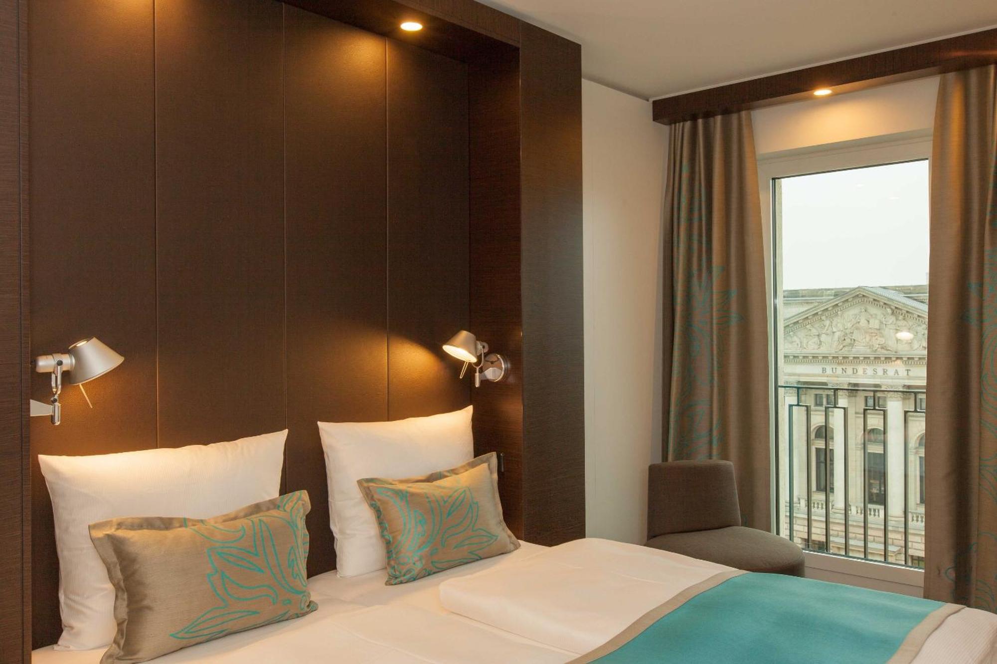 Motel One Berlin-Potsdamer Platz Bagian luar foto