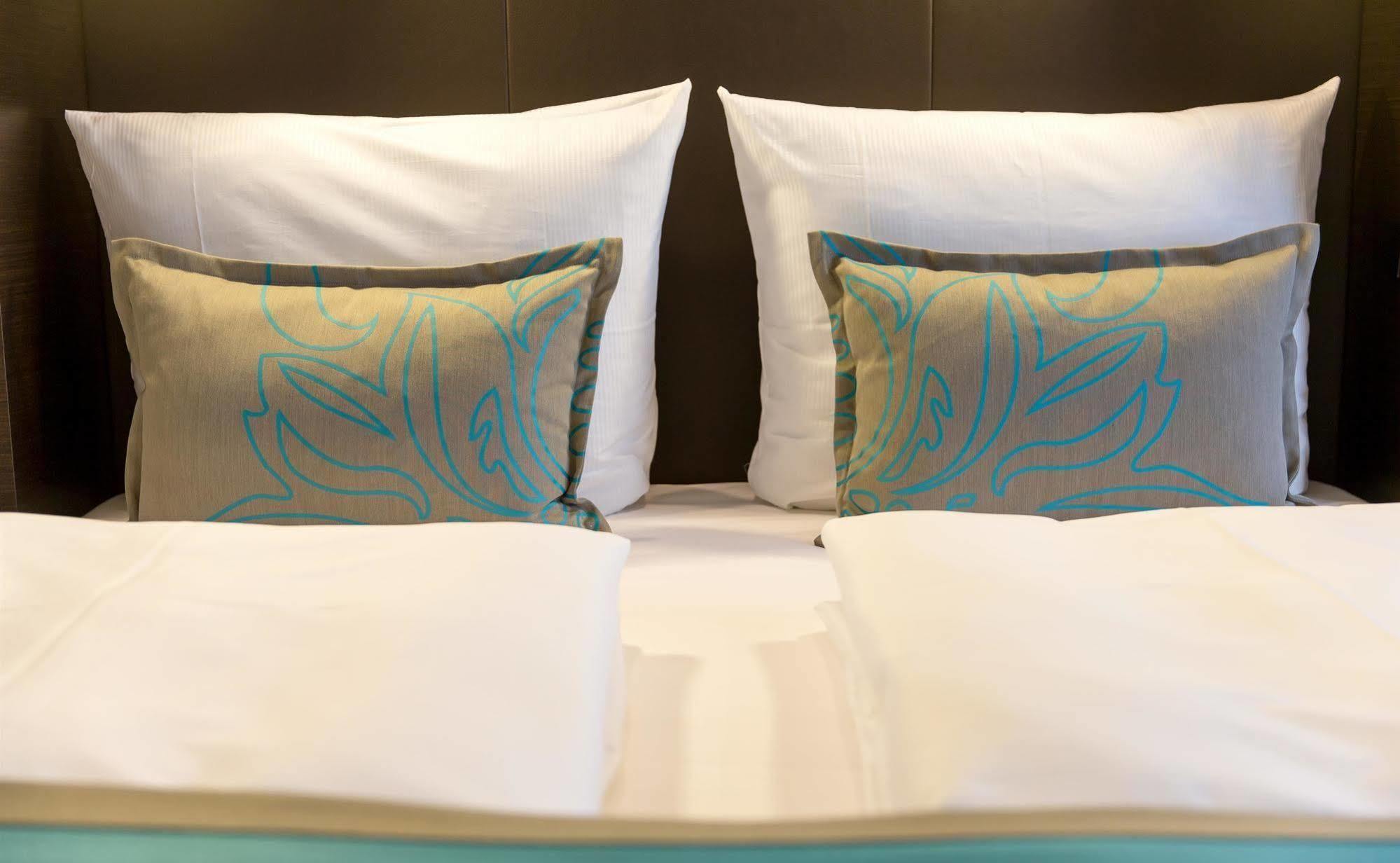 Motel One Berlin-Potsdamer Platz Bagian luar foto