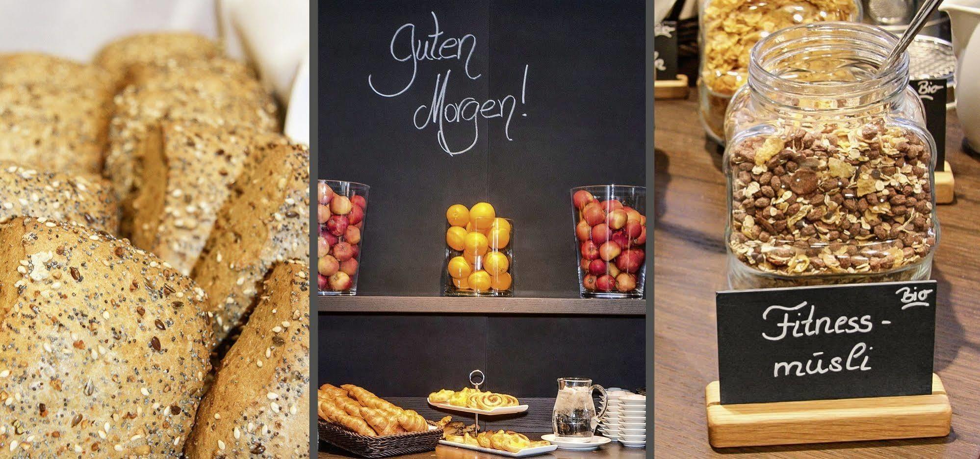 Motel One Berlin-Potsdamer Platz Bagian luar foto